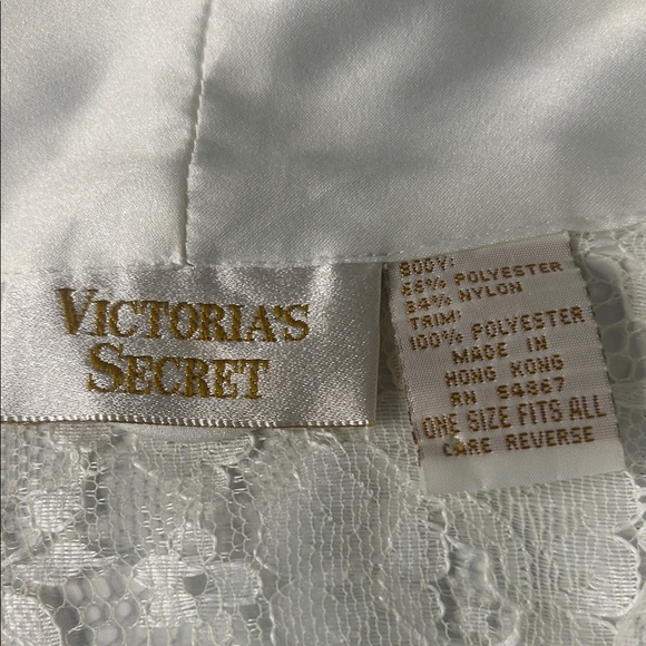 Victoria's Secret Ivory Lace Robe - Picture 2 of 5